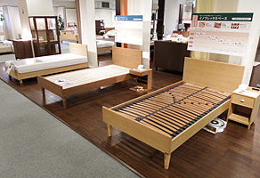 カリモク家具　新横浜ショールーム4F　ベッドフロア