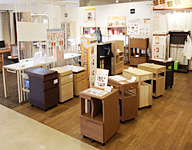 カリモク家具　新横浜ショールーム5F　デスク・カントリースタイルフロア