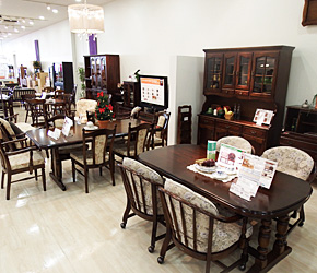 カリモク家具多摩ショールーム コロニアル　ダイニング