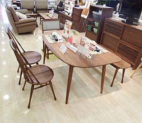 カリモク家具多摩ショールーム ダイニングテーブル・チェア