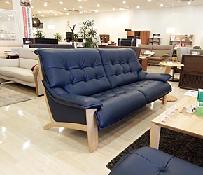 カリモク家具多摩ショールーム　リビングソファ