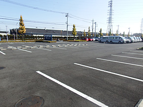 カリモク家具多摩ショールーム 駐車場